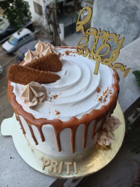 Lotus bischof cake