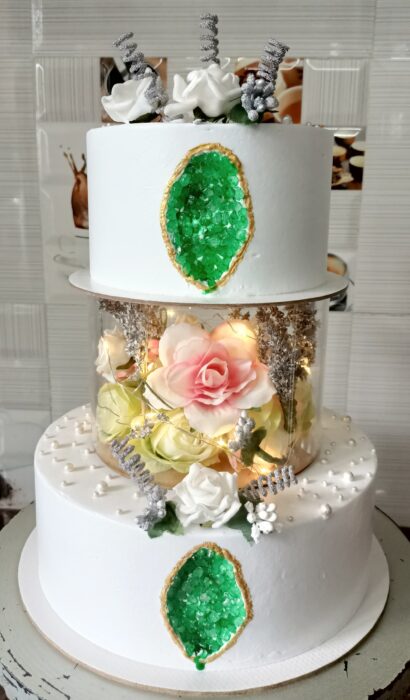 Spacer cake