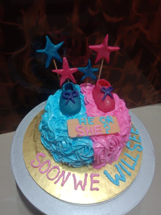 Baby shower theme cake
