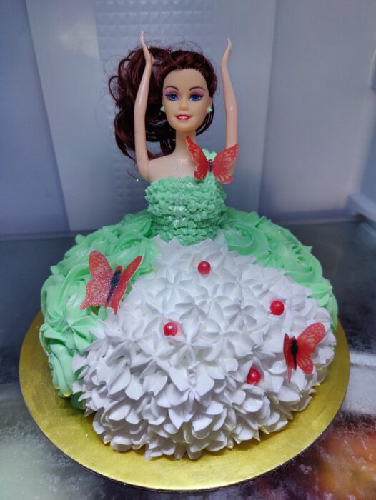 Doll cake