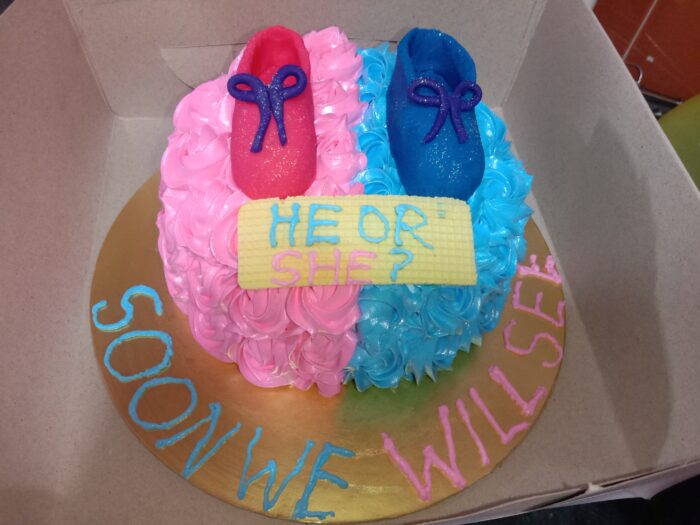 Baby shower theme cake
