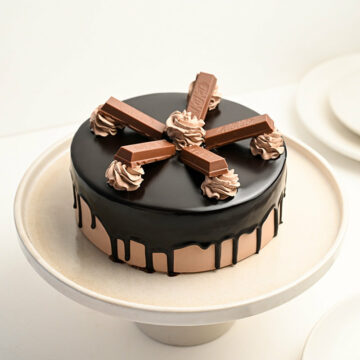 Kit kat cake