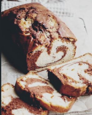 Marbled choco-vanilla tea cake