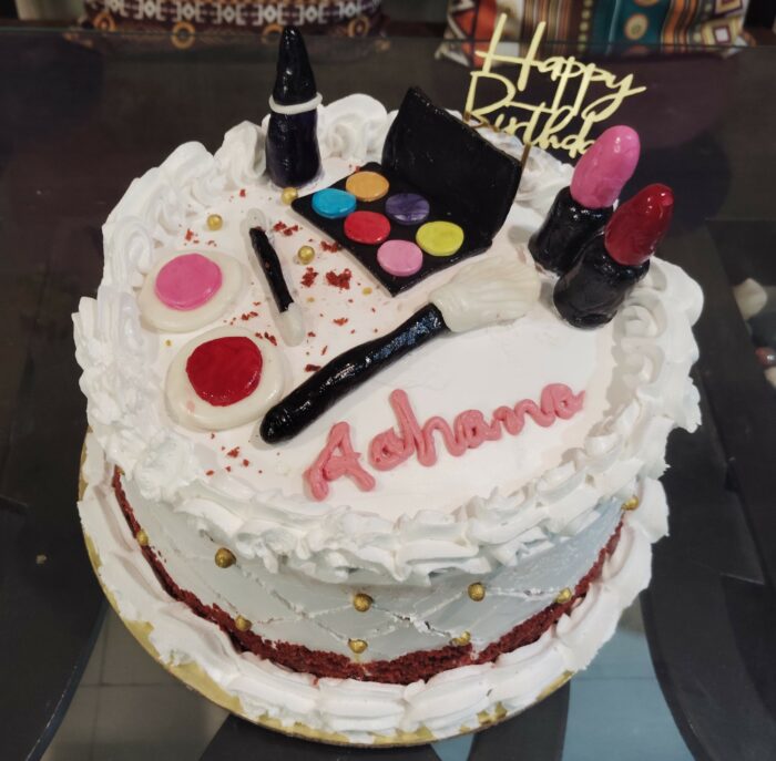 Makeup theme cake