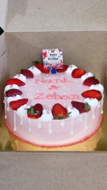 Fresh strawberry cake