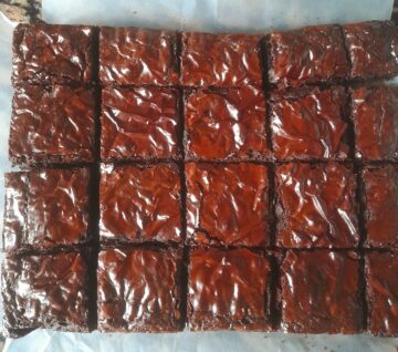 Crinkle top fudge brownie