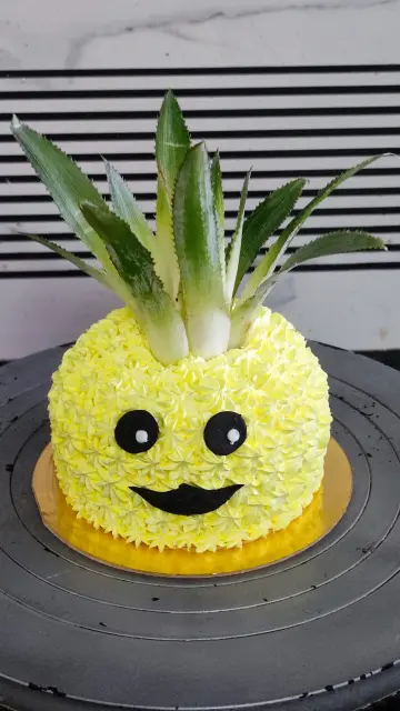 Pineapple cake