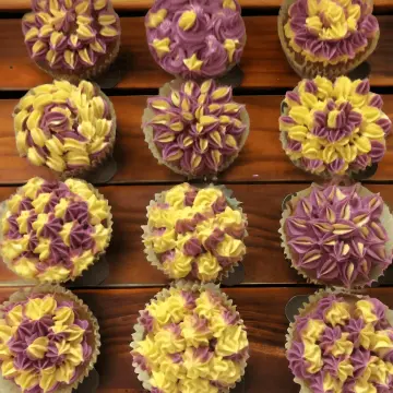 Eggless buttercream cupcakes