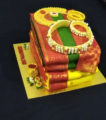 Paithani saree cake