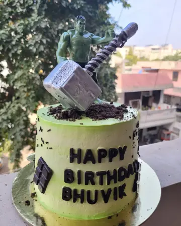 Hulk theme cake