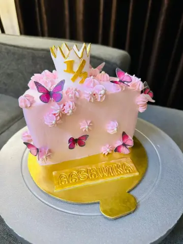 Mom’s cakery
