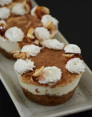 Mini honey caramel cheesecake