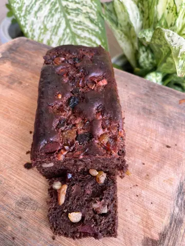 Plum cake