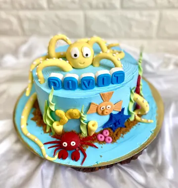 Fresh fruit fondant cake