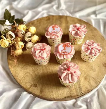 Eggless vanilla cupcakes